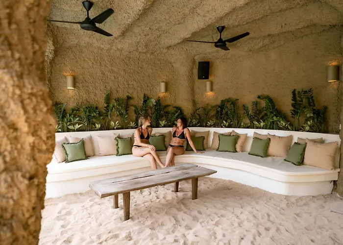 Mad Monkey Hostel